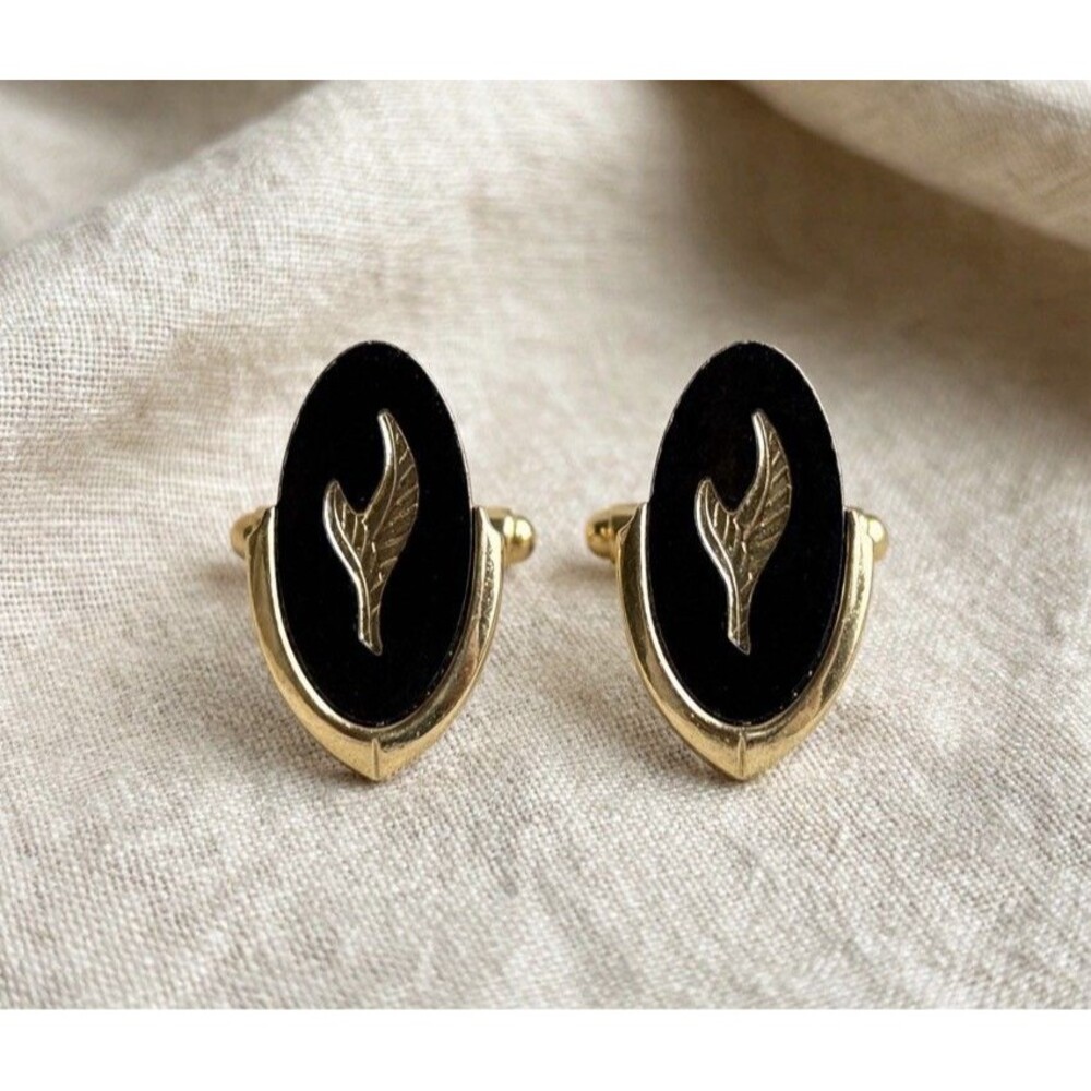 Vintage Black Enamel Oval Gold Leaf Cufflinks Toggle Back